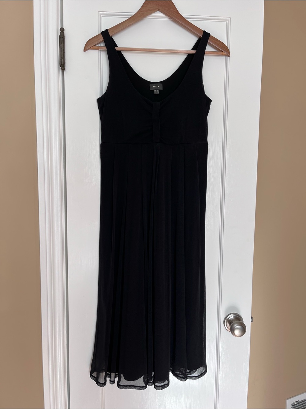 Mexx Black Sleeveless Midi Dress